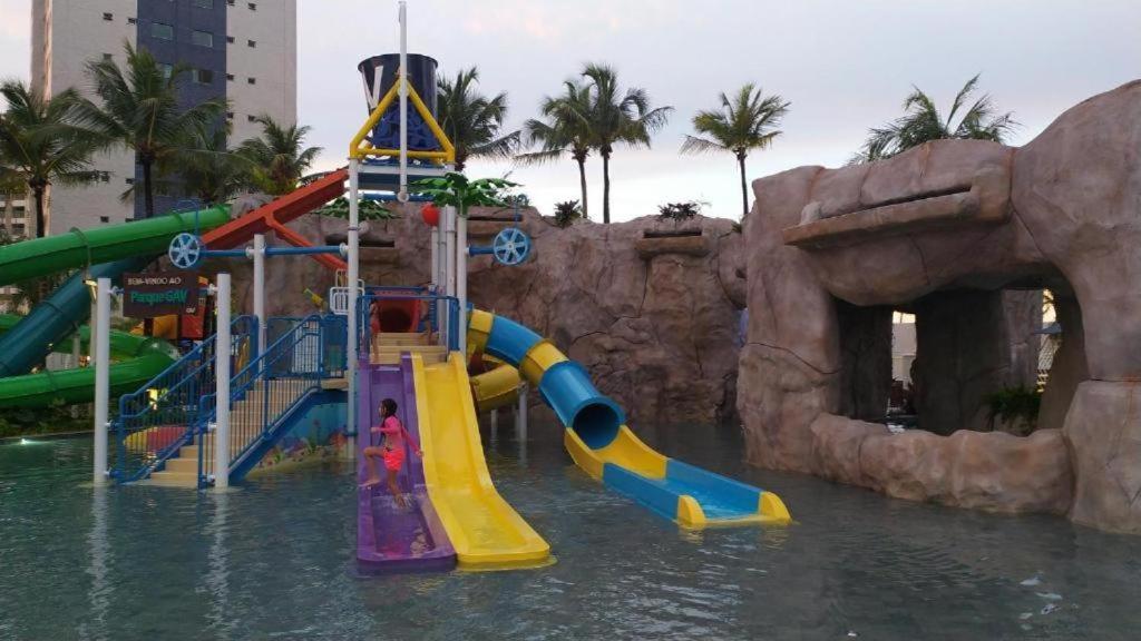 Bazén v ubytování Apartamento em Salinas Premium Resort nebo v jeho okolí