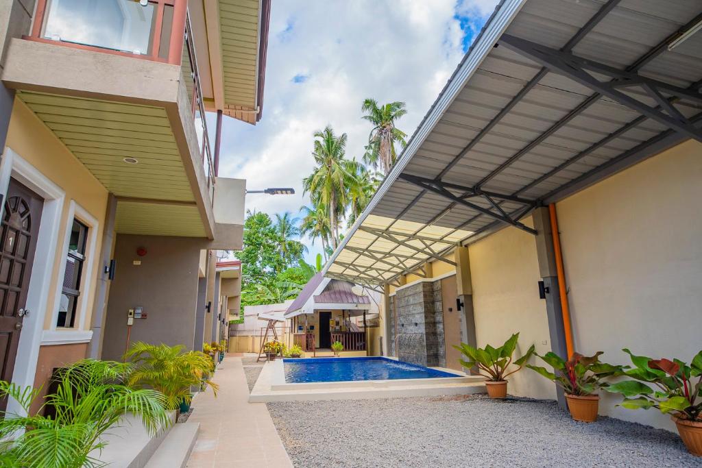 Bazén v ubytování Mifaña Suites - Panglao Island nebo v jeho okolí