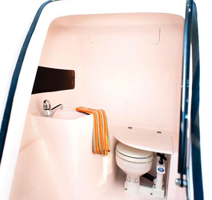 Et badeværelse på Passeio de Lancha no Rio de Janeiro