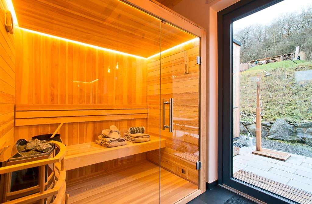 Fotografie z fotogalerie ubytování eifelhausaufzeit-Vulkaneifel mit Sauna-exklusiv-nachhaltig-ökologisch v destinaci Immerath