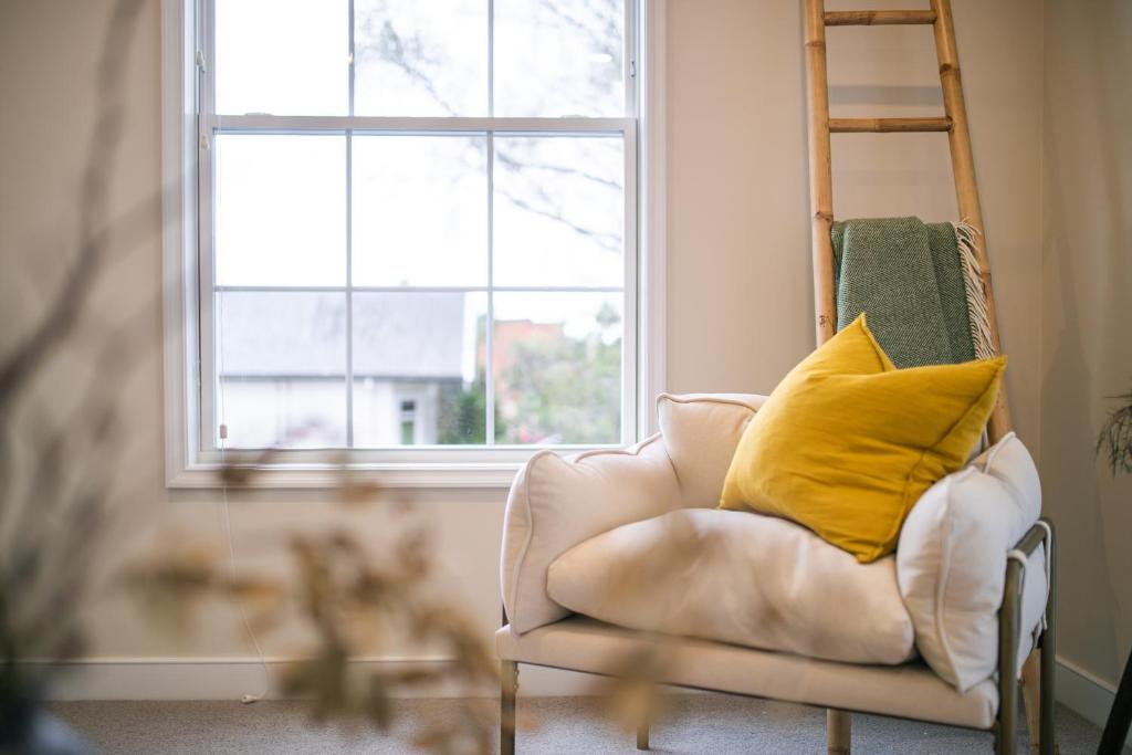 3 Bed Family Retreat Classic Charm With Park Views - Resim 11