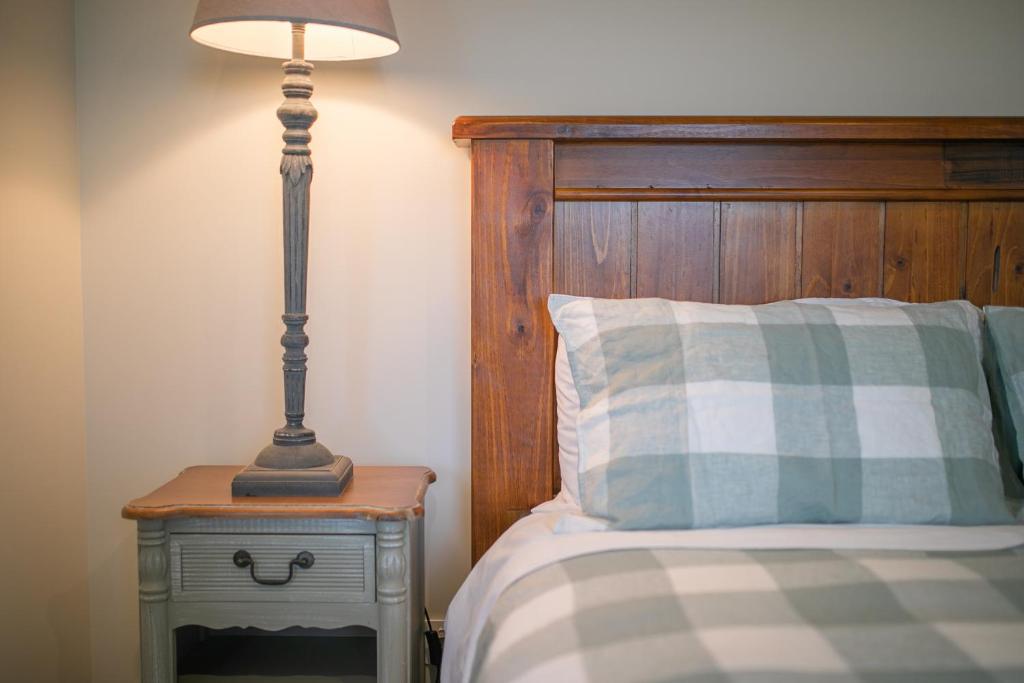 3 Bed Family Retreat Classic Charm With Park Views - Resim 16