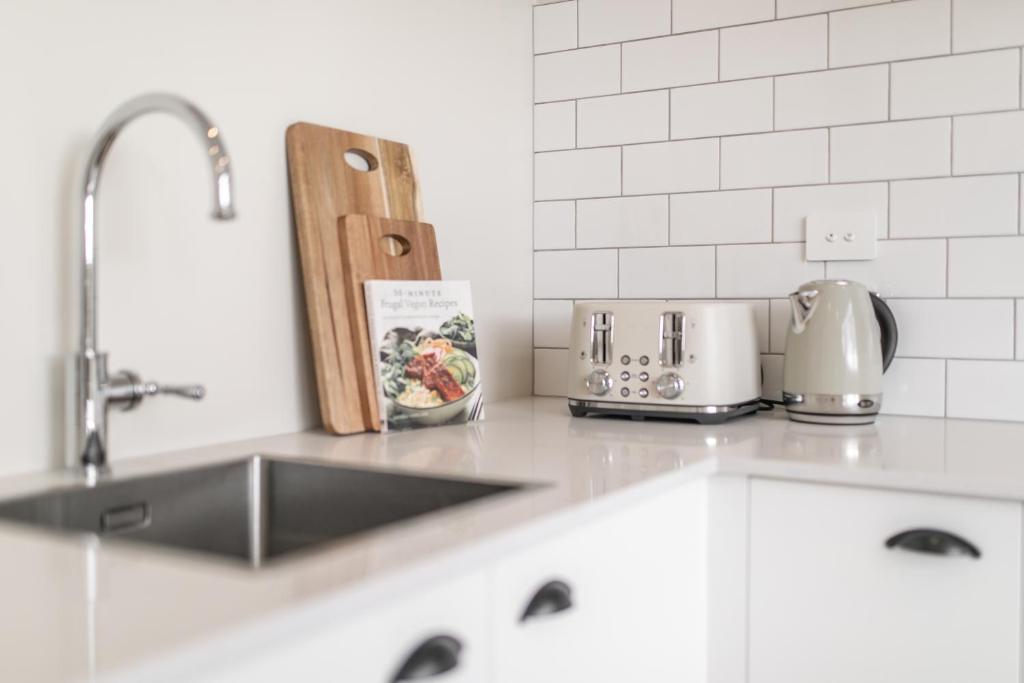 3 Bed Family Retreat Classic Charm With Park Views - Resim 3