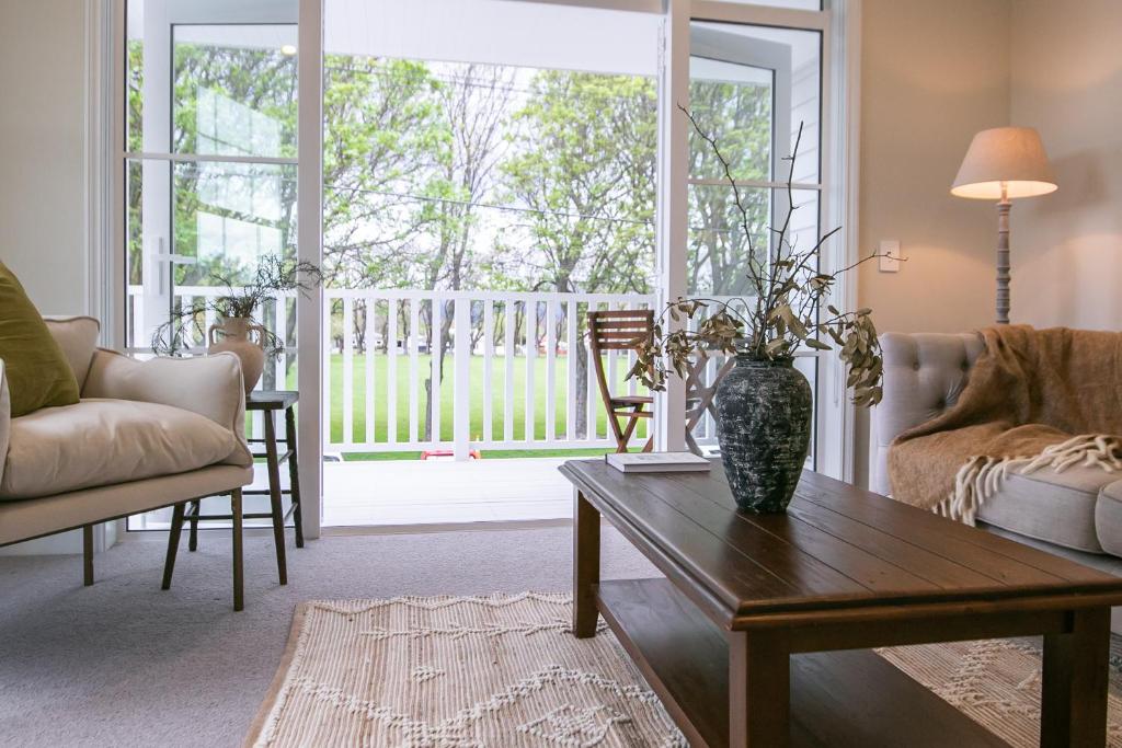 3 Bed Family Retreat Classic Charm With Park Views - Resim 33