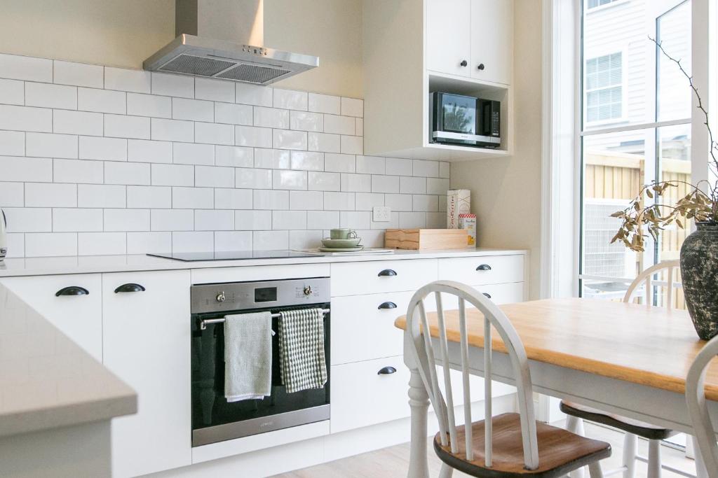 3 Bed Family Retreat Classic Charm With Park Views - Resim 37