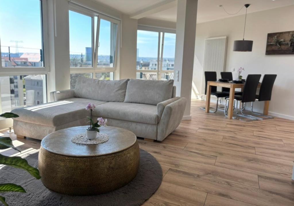 Central apartment with balcony