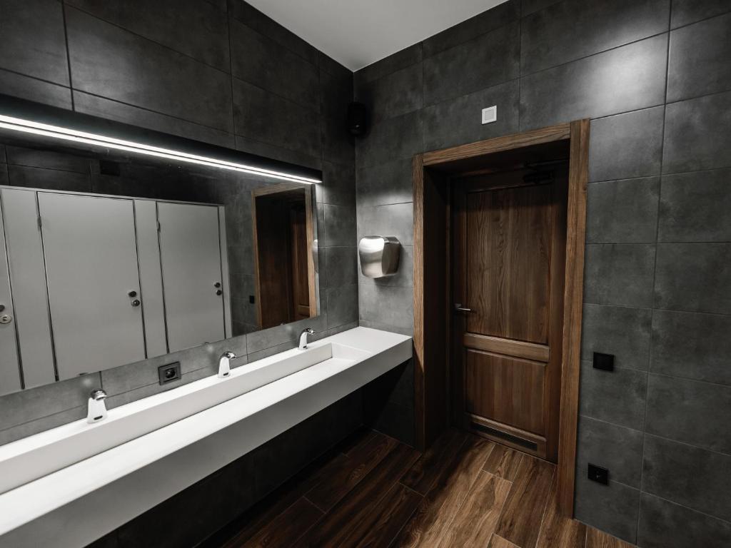 Koupelna v ubytování Nesvit Hotel