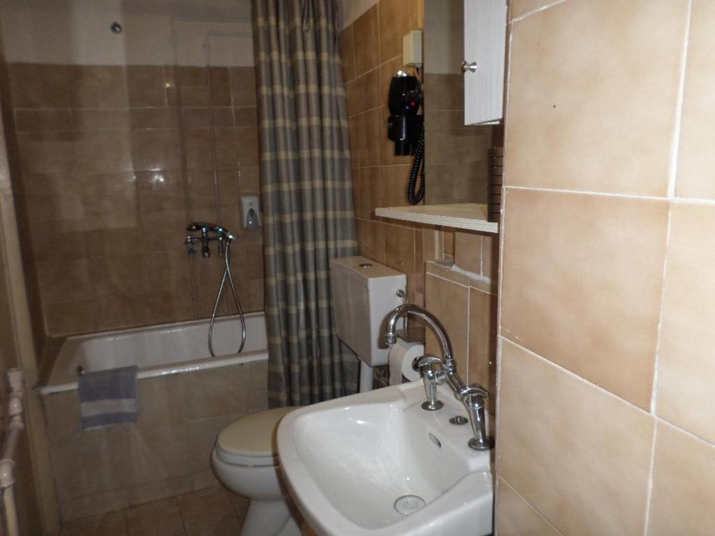 Tina Hotel - Resim 3