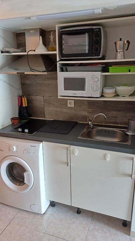 Kuchyňa alebo kuchynka v ubytovaní Apartamento CAP SALOU con opción plaza Parking