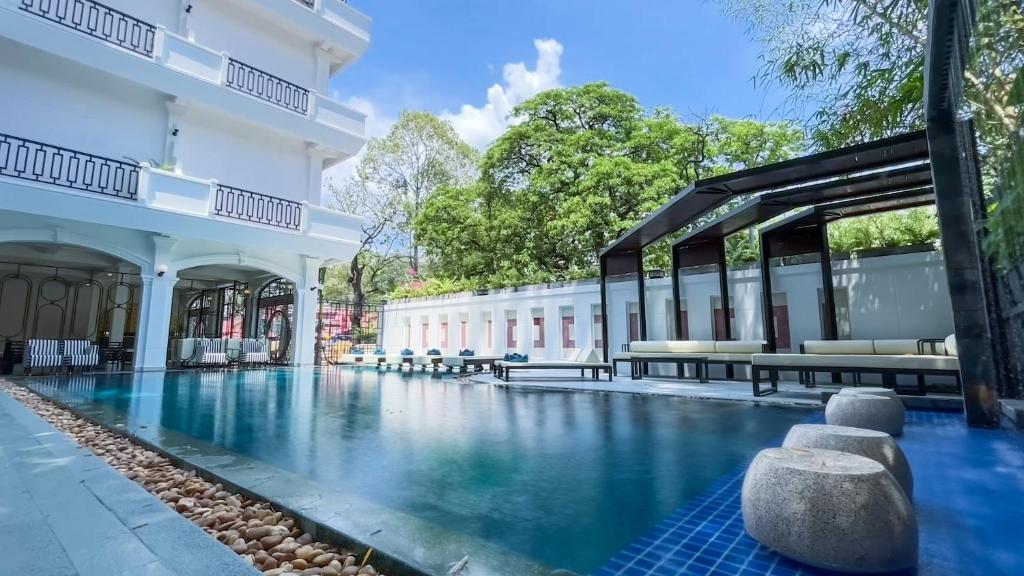 Bazén v ubytování Le Grande Indochine Hotel nebo v jeho okolí