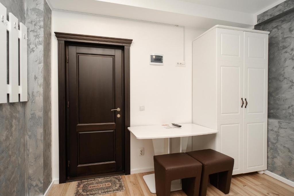 Boutique Hotel Palas 500m Walking Distance - Resim 18