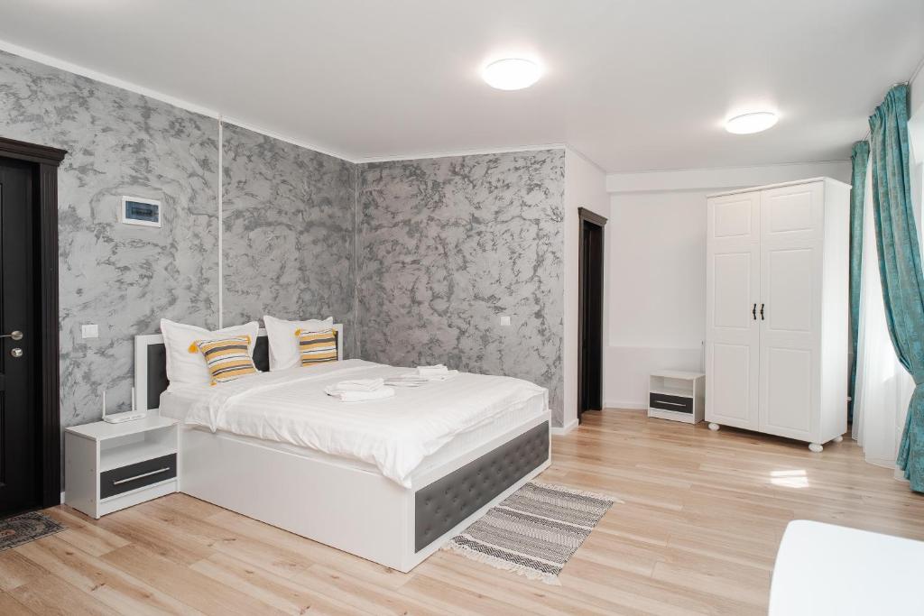 Boutique Hotel Palas 500m Walking Distance - Resim 20