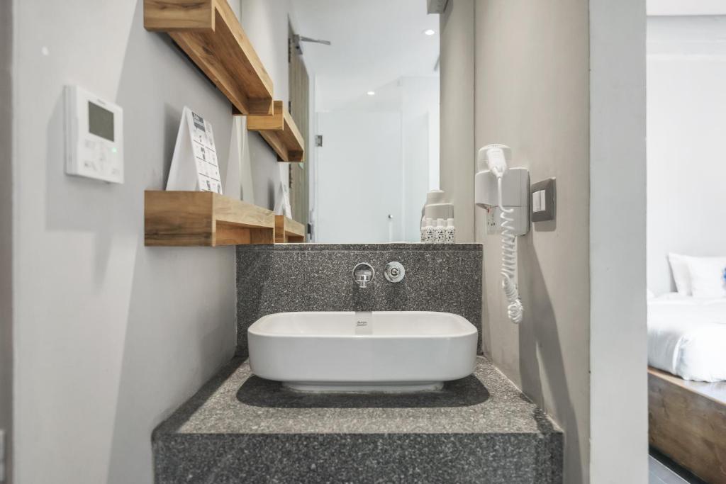 Kokotel Bangkok Surawong - Resim 35