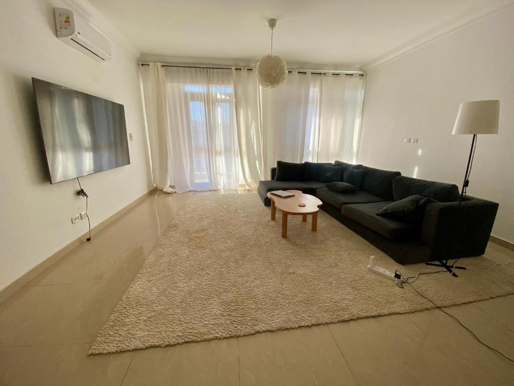 Μια τηλεόραση ή/και κέντρο ψυχαγωγίας στο Luxury Home Full Options Free Wifi