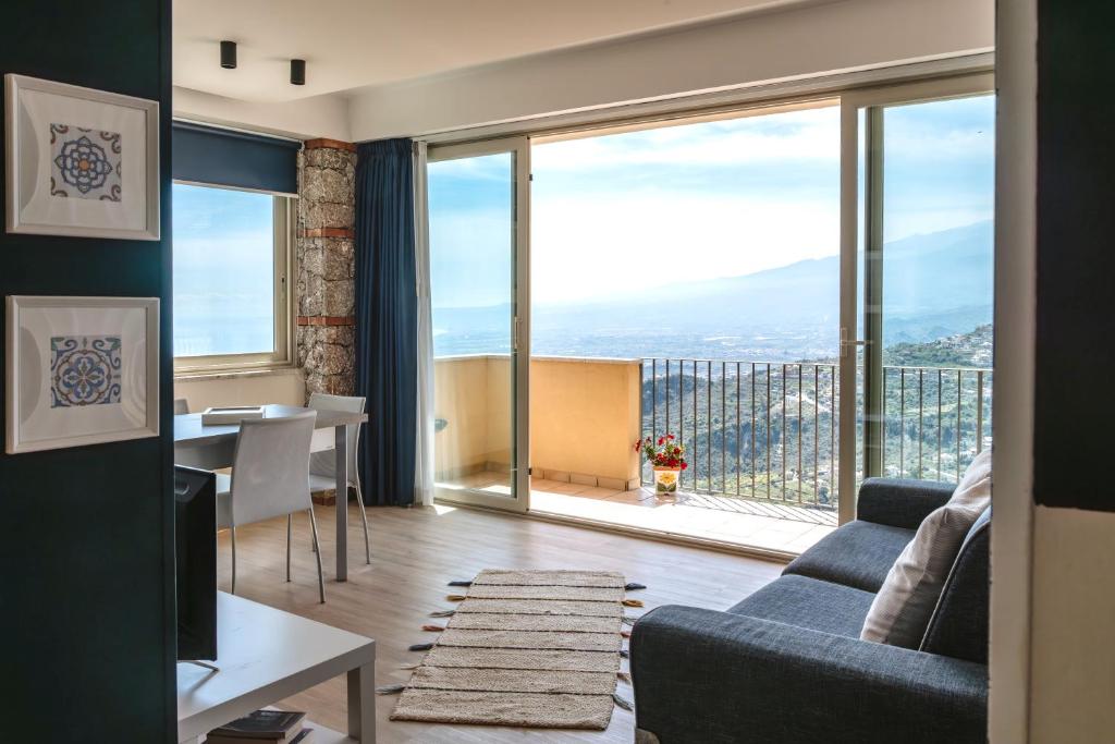 Nespecifikovaný výhled na hory nebo výhled na hory při pohledu z apartmánu