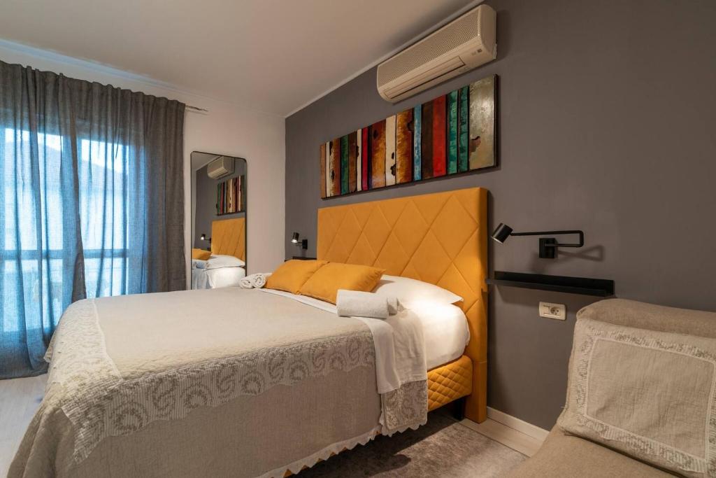 Postel nebo postele na pokoji v ubytování Classy double room with balcony