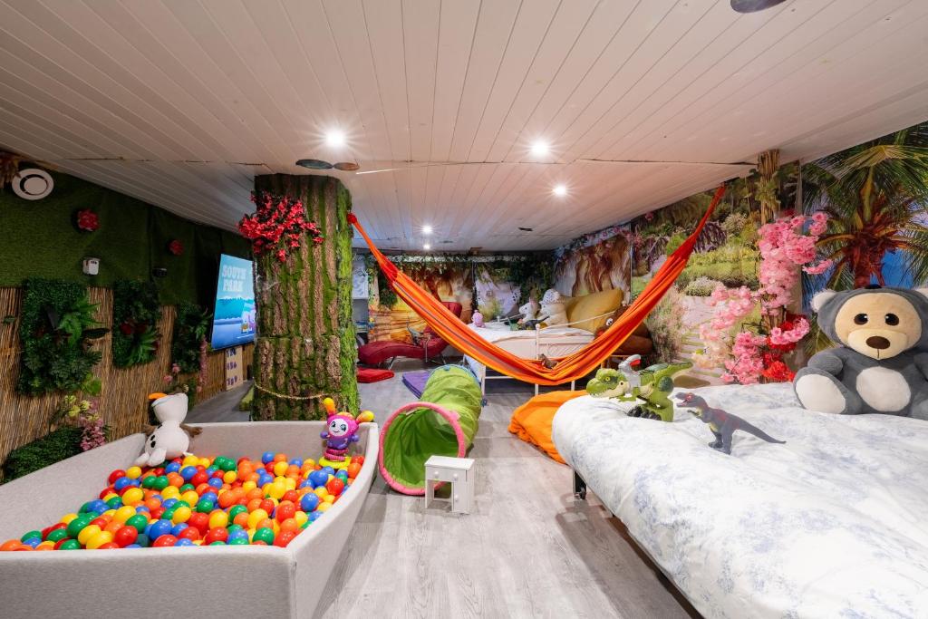 Fotografie z fotogalerie ubytování Bundle 2 Apparts, 12 person - Parking, station, beach v destinaci Calais