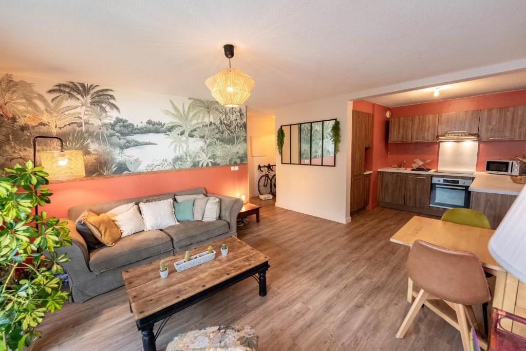 Photo de la galerie de l'établissement Spacious family flat in a quiet area, à Bordeaux