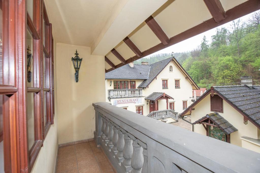 Balkón nebo terasa v ubytování Resort U Jelena