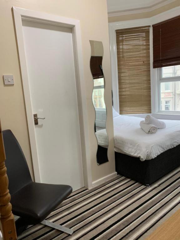 OYO Wave Crest Hotel - Resim 5