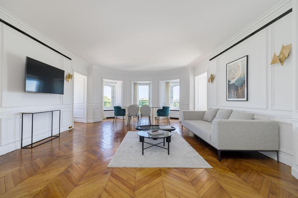 Photo inspiration: Paris Luxury Apartments With Private Training Rooms Reference: Luxury Apartments Avenue Montaigne Paris Updated Prices 2026