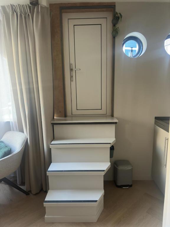 Fotografie z fotogalerie ubytování Houseboat BNB The floating Nest v destinaci Amsterdam