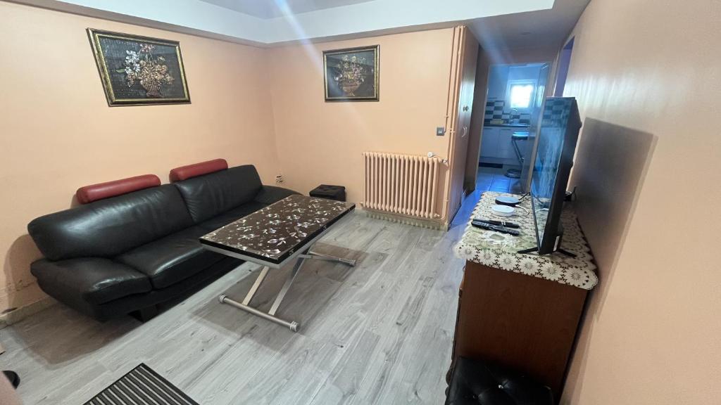 Photo de la galerie de l'établissement 2 rooms ideal for 4, à Argenteuil