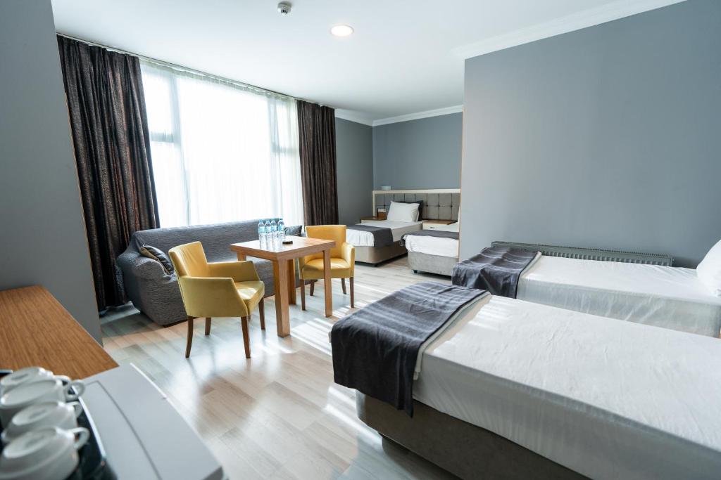 Emsa Palace Hotel - Standaard Vierpersoonskamer