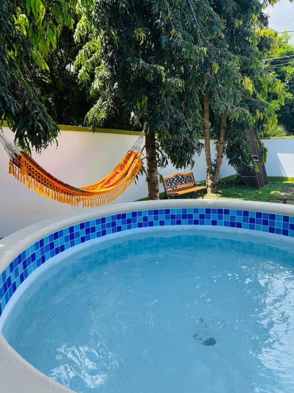 Bazén v ubytování Little Bern #1, your little oasis with pool access nebo v jeho okolí