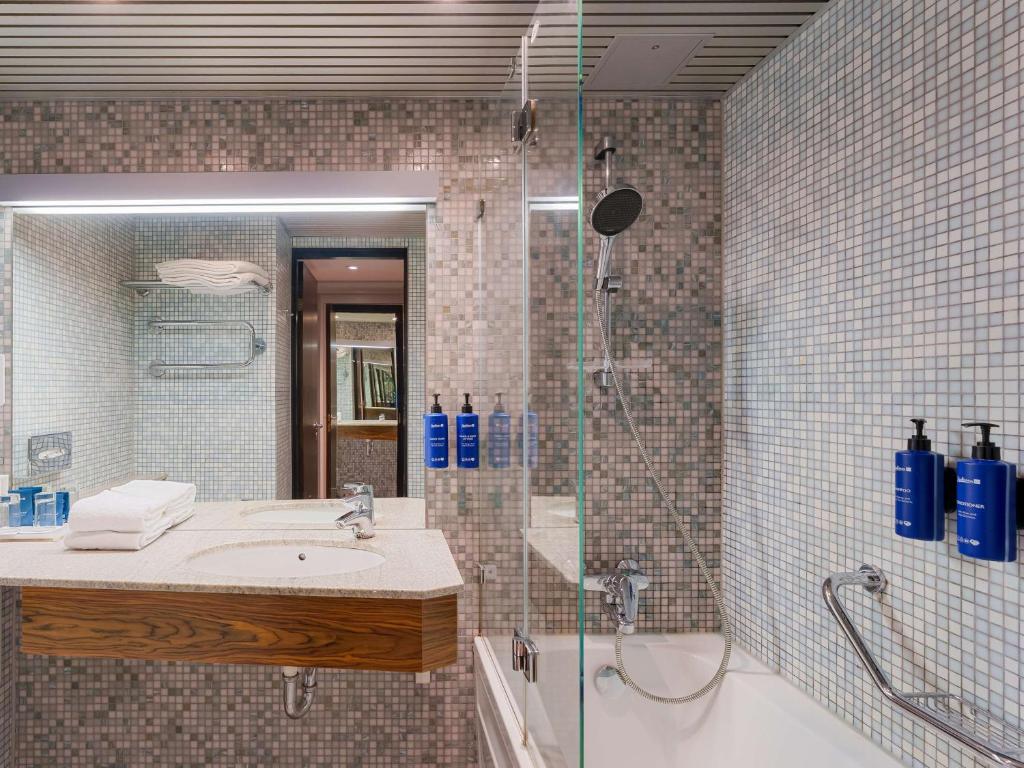 Ванная комната в Radisson Blu Hotel Olümpia