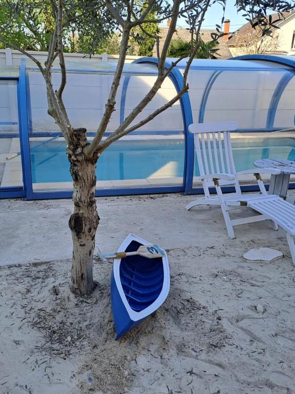 Bazén v ubytování Chambre bleue avec accès plage nebo v jeho okolí