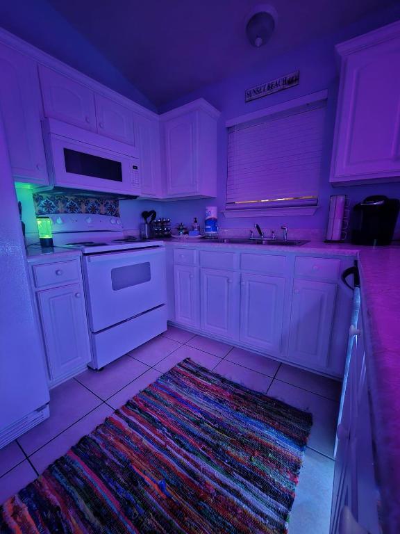 PALM COVE VACATION HOME- One level, Community pool, Pet Friendly photo