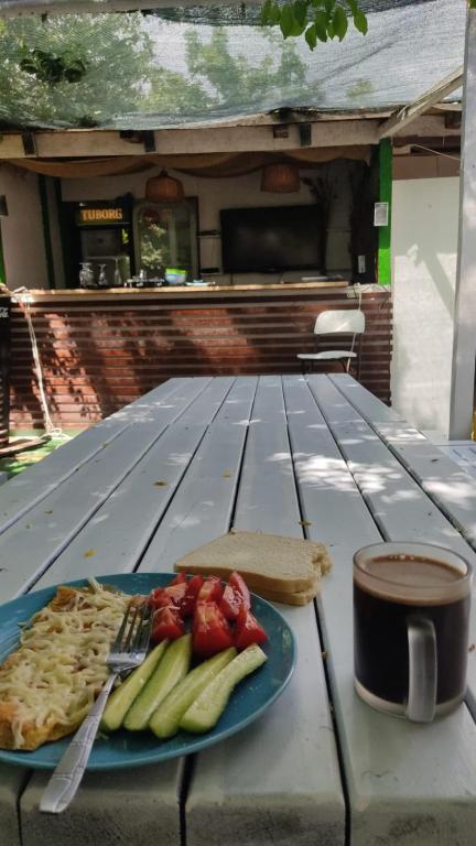 Jídlo v kempu nebo okolí