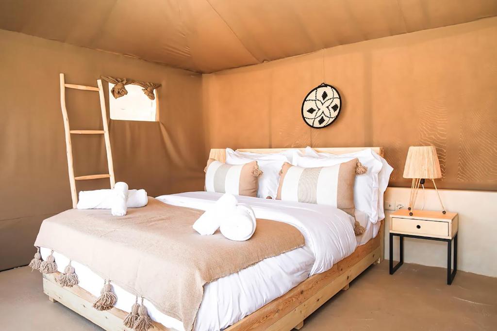 Postel nebo postele na pokoji v ubytování Mia Agafay Resort