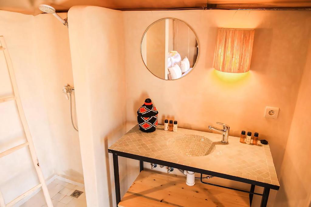 Postel nebo postele na pokoji v ubytování Mia Agafay Resort