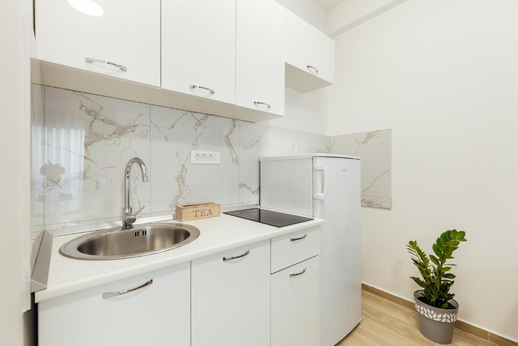 Apartments Ivo Herceg Novi - 5