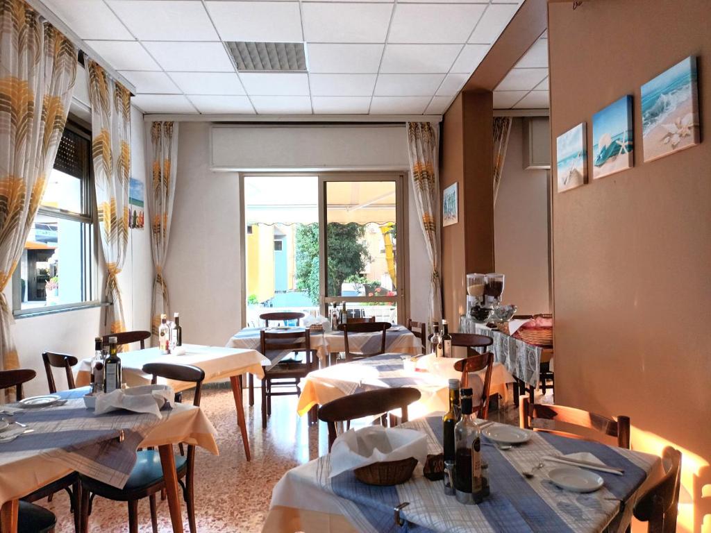 Restaurace v ubytování Hotel Lariana