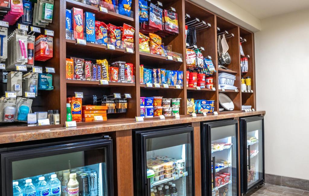 a store filled with lots of food and drinks at My Place Hotel Rapid City in Rapid City
