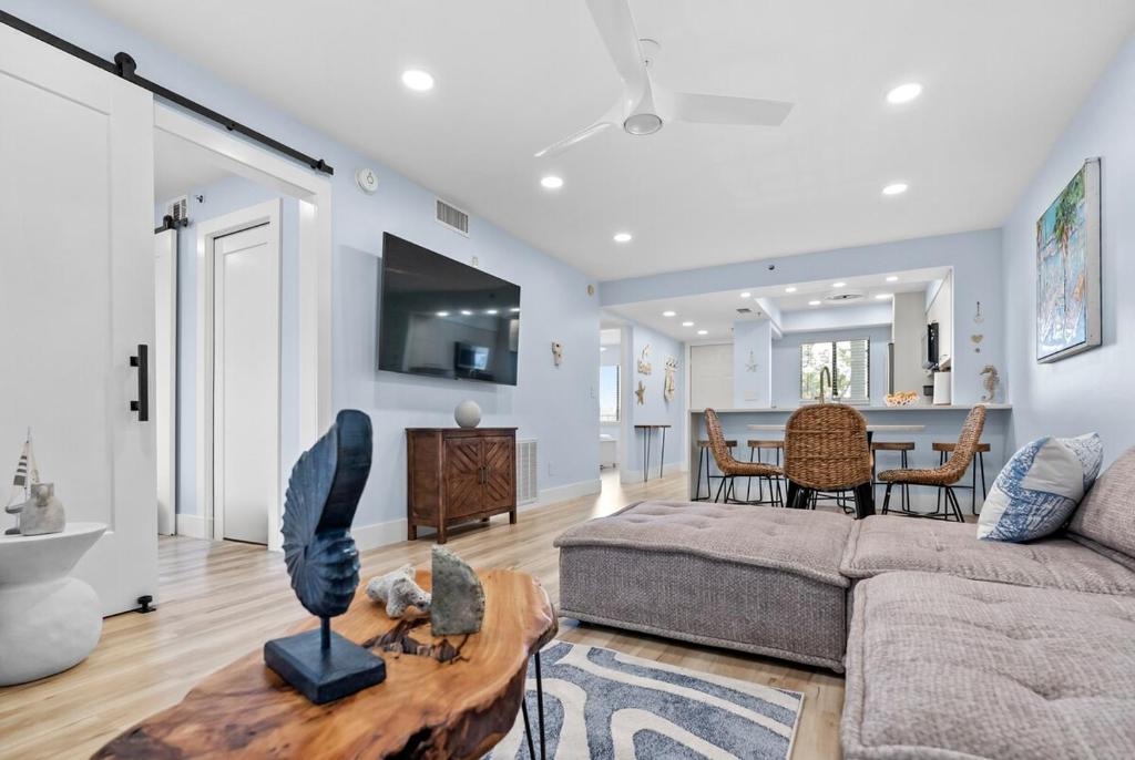 Istumisnurk majutusasutuses Best of Fort Myers Beach 5 STAR CONDO 2B 2B