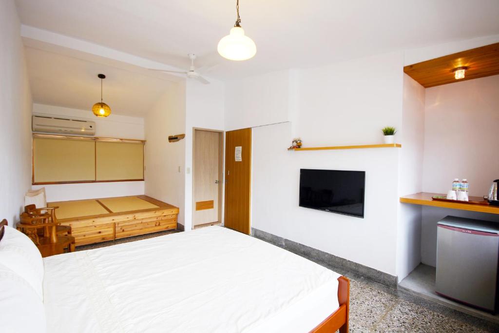 Little Time Guesthouse - 阳台的双人间