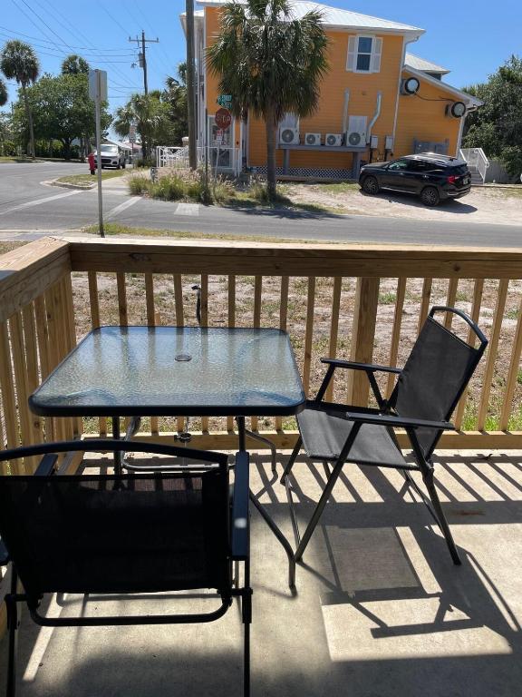 Balkón nebo terasa v ubytování Cedar Key Turtle 132