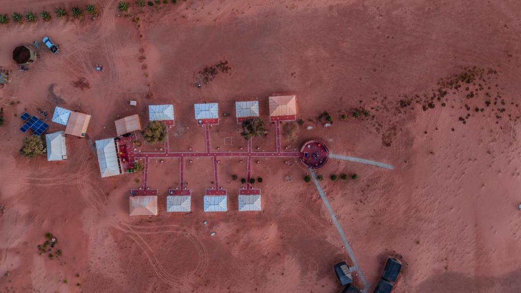 Letecký snímek ubytování Desert Experience Glamping