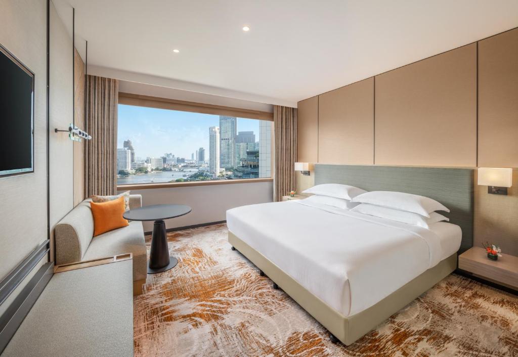 Millennium Hilton Bangkok - 1