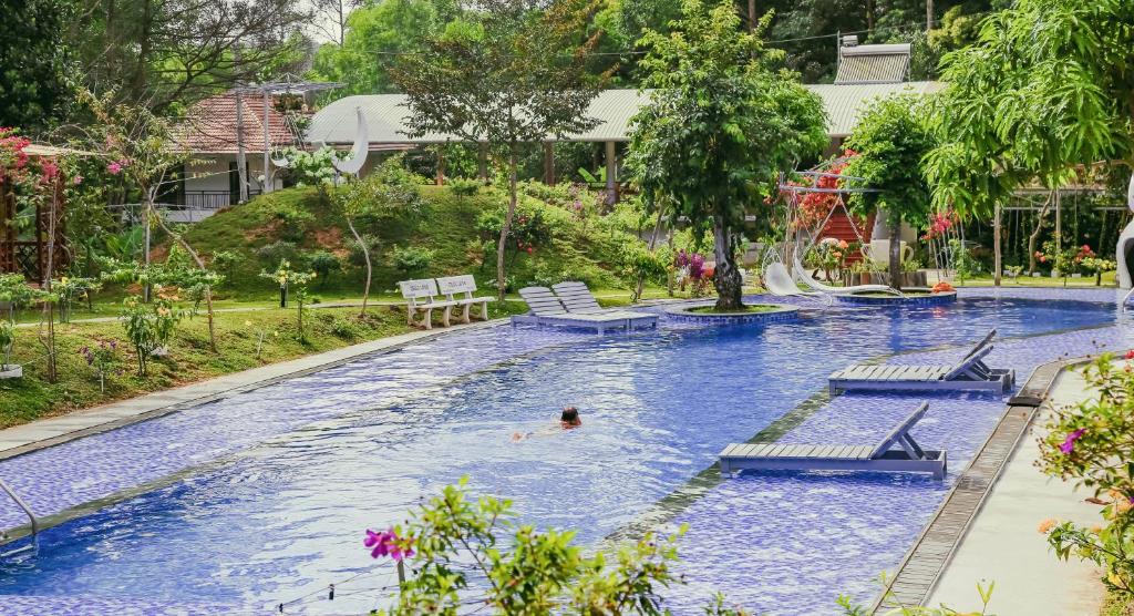 Hồ bơi trong/gần Phu Quoc Valley Sen Bungalow