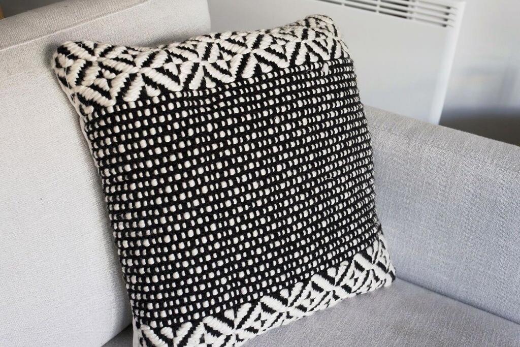 Handy CBD Covered Free Parking Gym 2 Bdrm - Resim 20