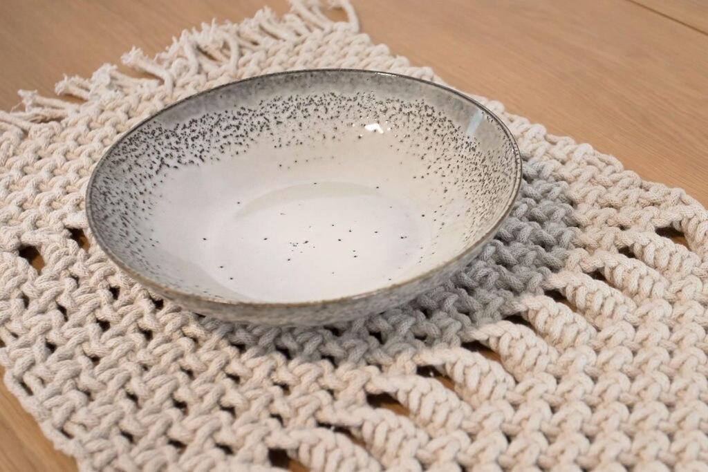 Handy CBD Covered Free Parking Gym 2 Bdrm - Resim 23