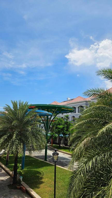 Сад в ADRI Hotel