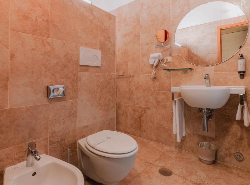 Le Clarisse Pantheon - Resim 16