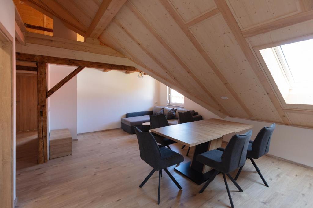 Galeriebild der Unterkunft Lewe`s Ferienwohnungen in Dettingen an der Erms