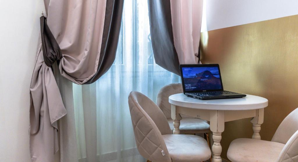 Le Clarisse Pantheon - Resim 8